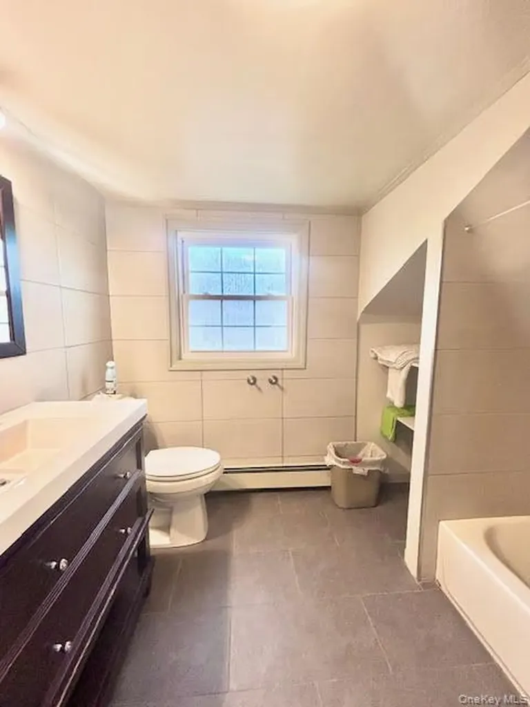 573 Fairway Drive Woodmere NY 11598