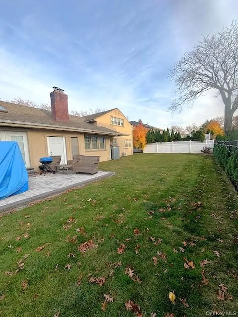 573 Fairway Drive Woodmere NY 11598