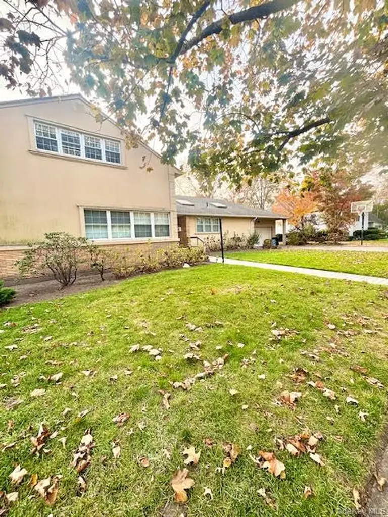 573 Fairway Drive Woodmere NY 11598