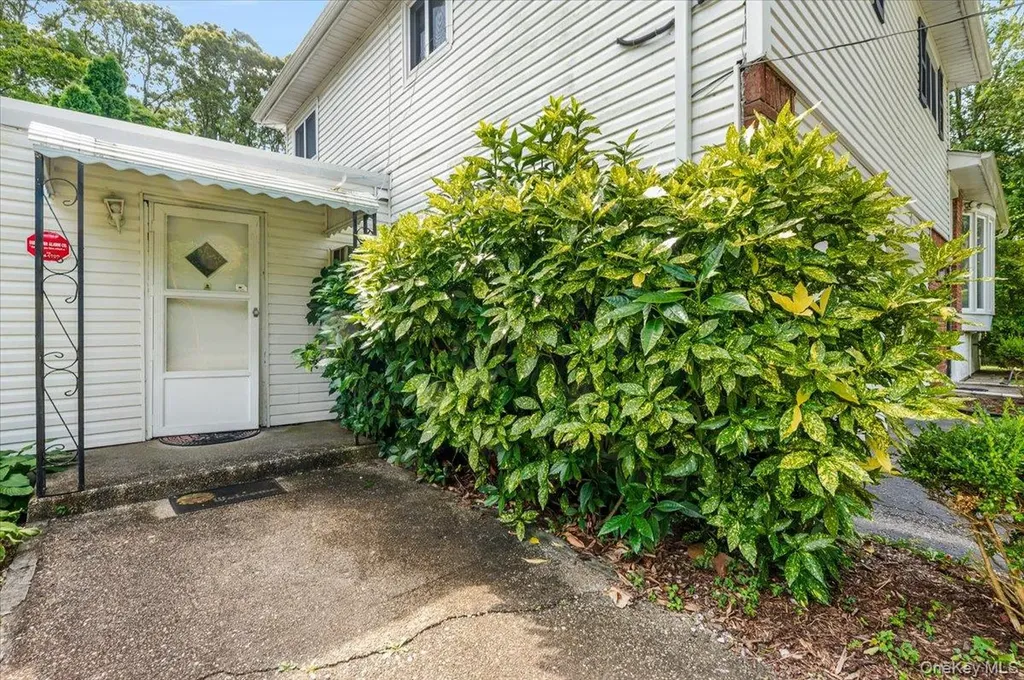 79 E Deer Park Road Dix Hills NY 11746