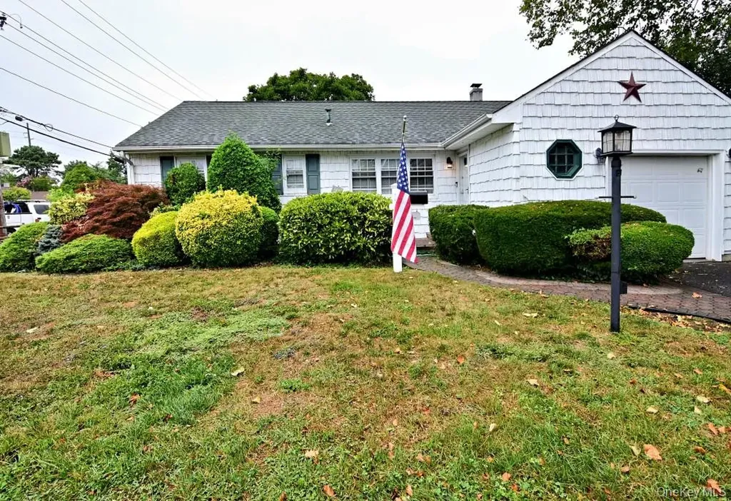 3 N Brook Drive Valley Stream NY 11581