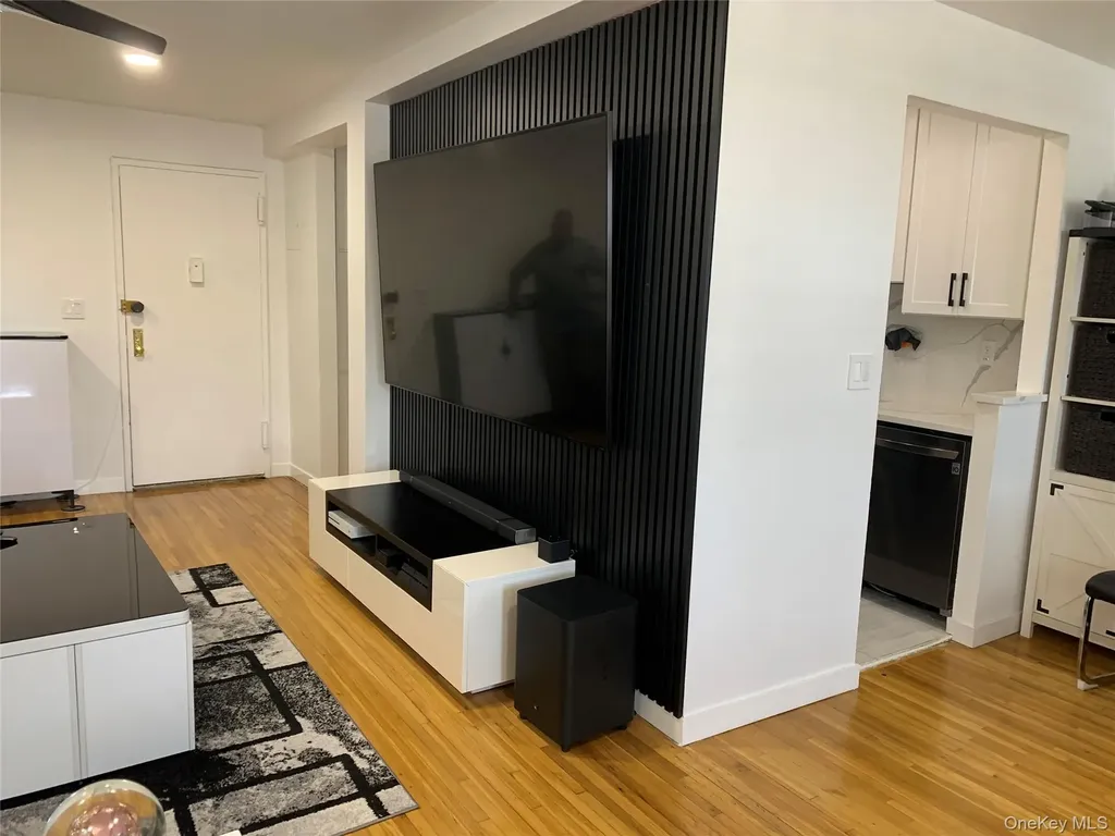 377 N Broadway Yonkers NY 10701