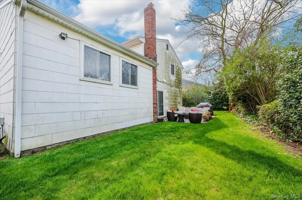77 Tioga Avenue Atlantic Beach NY 11509