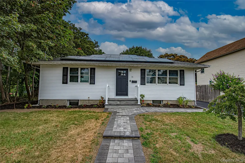 31 Terrell Street Patchogue NY 11772
