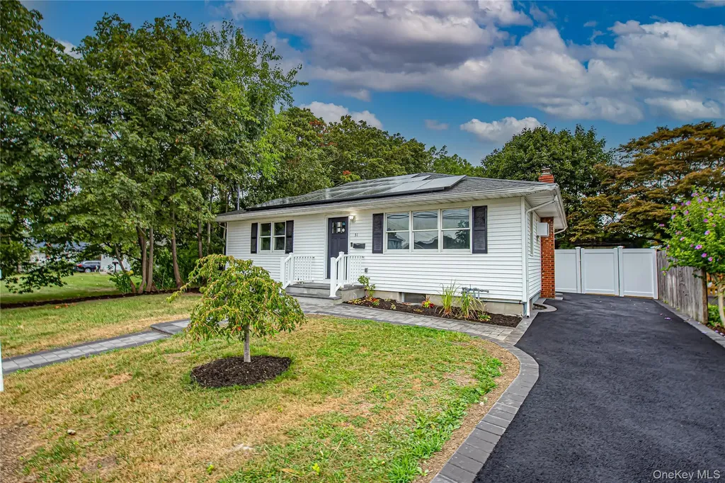 31 Terrell Street Patchogue NY 11772
