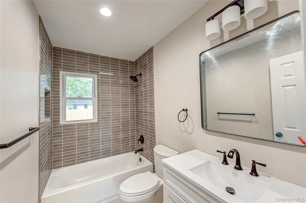 31 Terrell Street Patchogue NY 11772