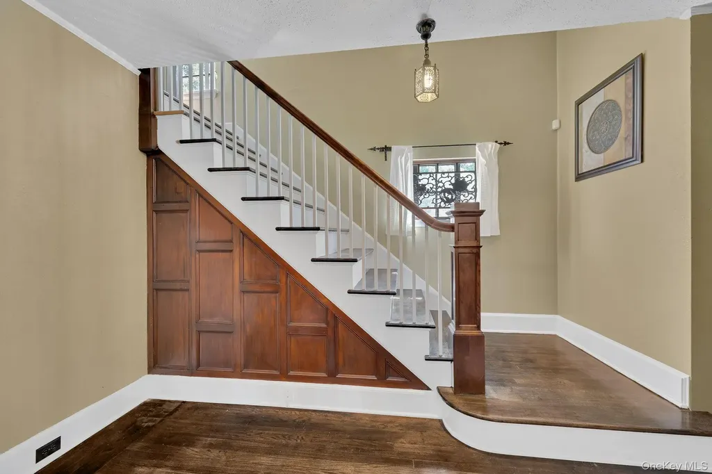 11 Seaman Road Poughkeepsie NY 12601