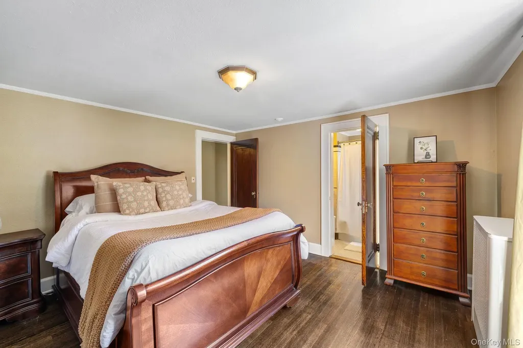 11 Seaman Road Poughkeepsie NY 12601