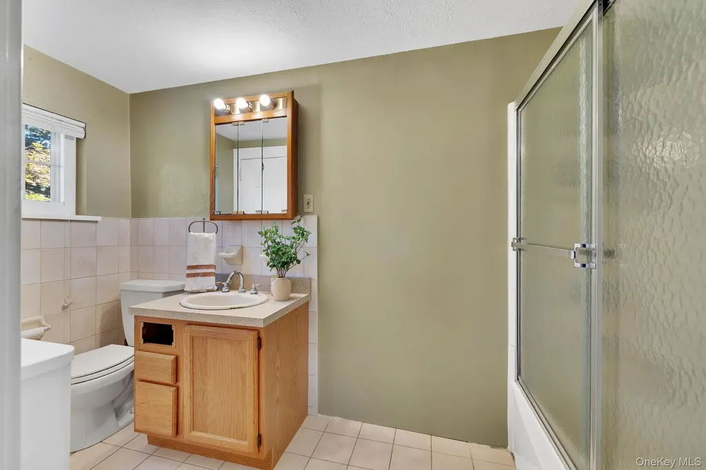 11 Seaman Road Poughkeepsie NY 12601