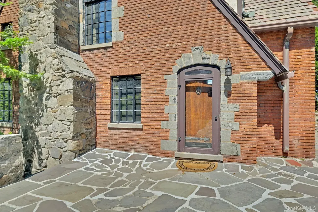 11 Seaman Road Poughkeepsie NY 12601