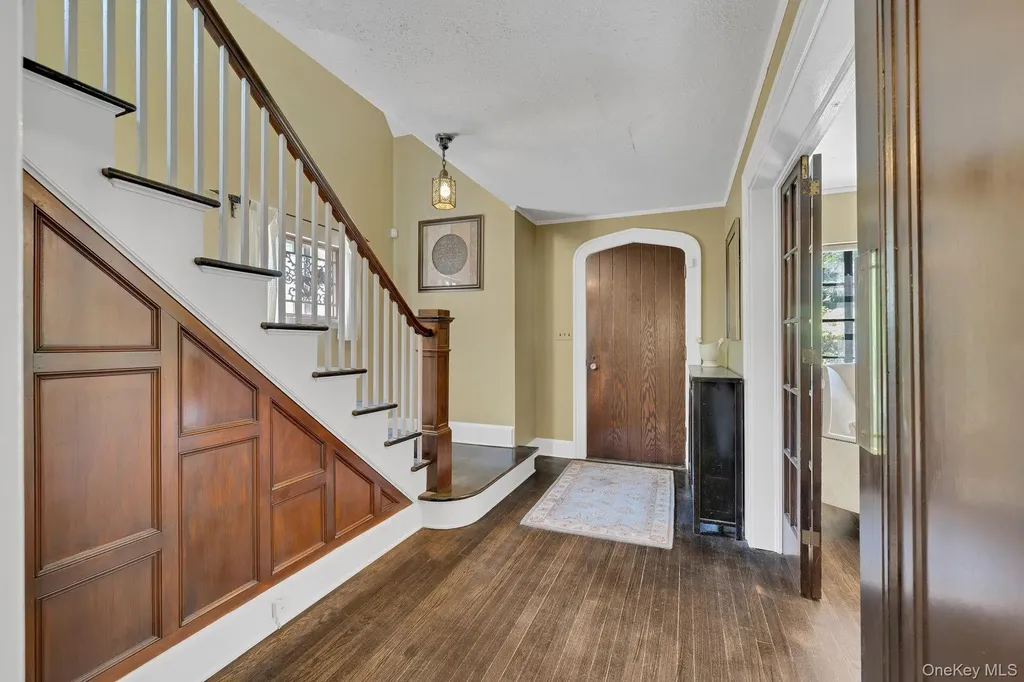 11 Seaman Road Poughkeepsie NY 12601