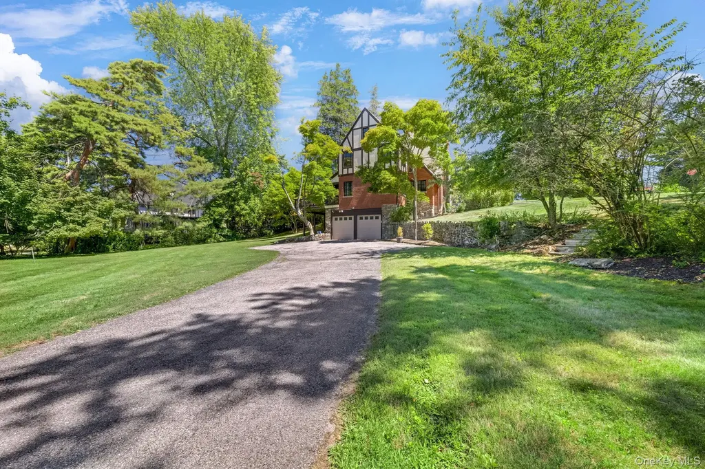 11 Seaman Road Poughkeepsie NY 12601