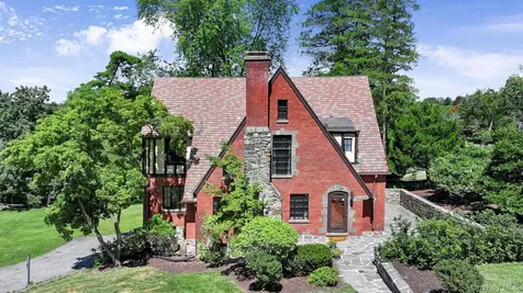 11 Seaman Road Poughkeepsie NY 12601