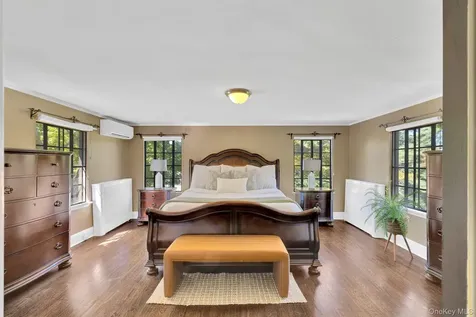 11 Seaman Road Poughkeepsie NY 12601