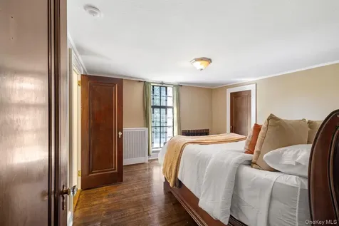 11 Seaman Road Poughkeepsie NY 12601
