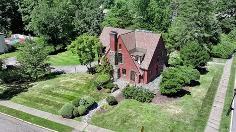 11 Seaman Road Poughkeepsie NY 12601