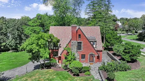 11 Seaman Road Poughkeepsie NY 12601