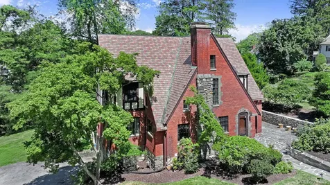 11 Seaman Road Poughkeepsie NY 12601