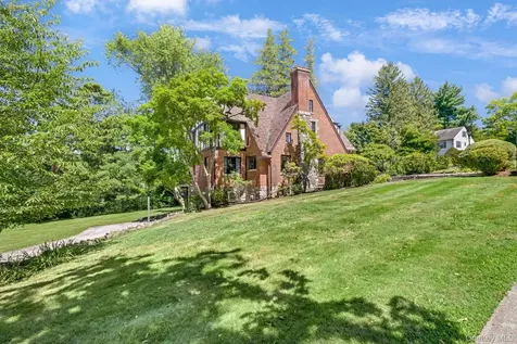 11 Seaman Road Poughkeepsie NY 12601