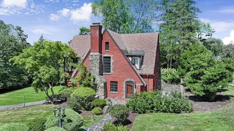 11 Seaman Road Poughkeepsie NY 12601
