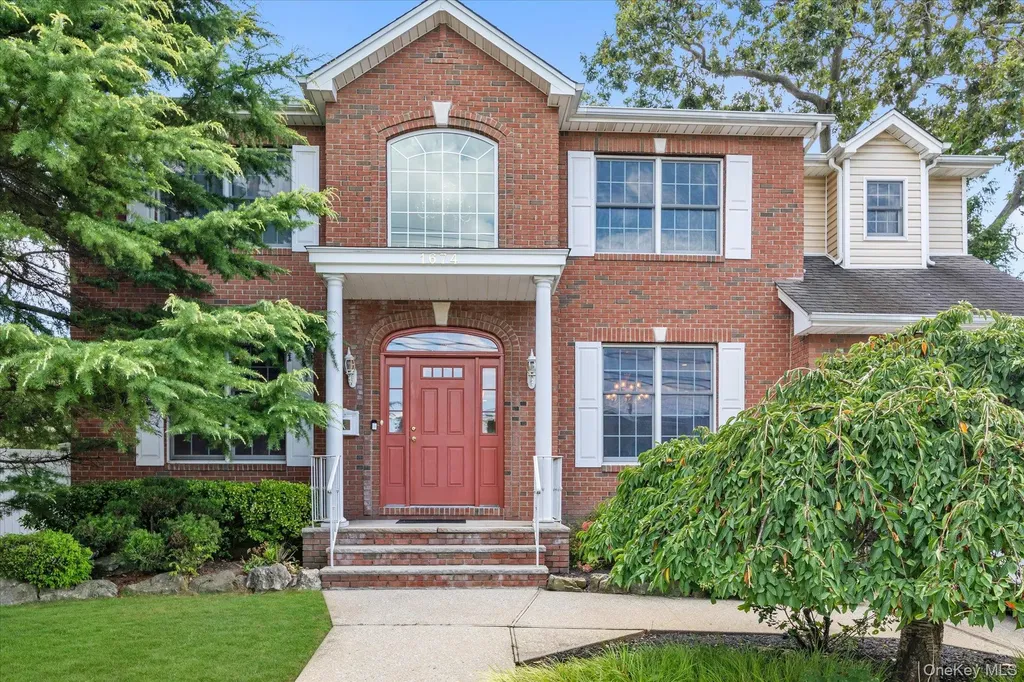 1674 Birch Drive Merrick NY 11566