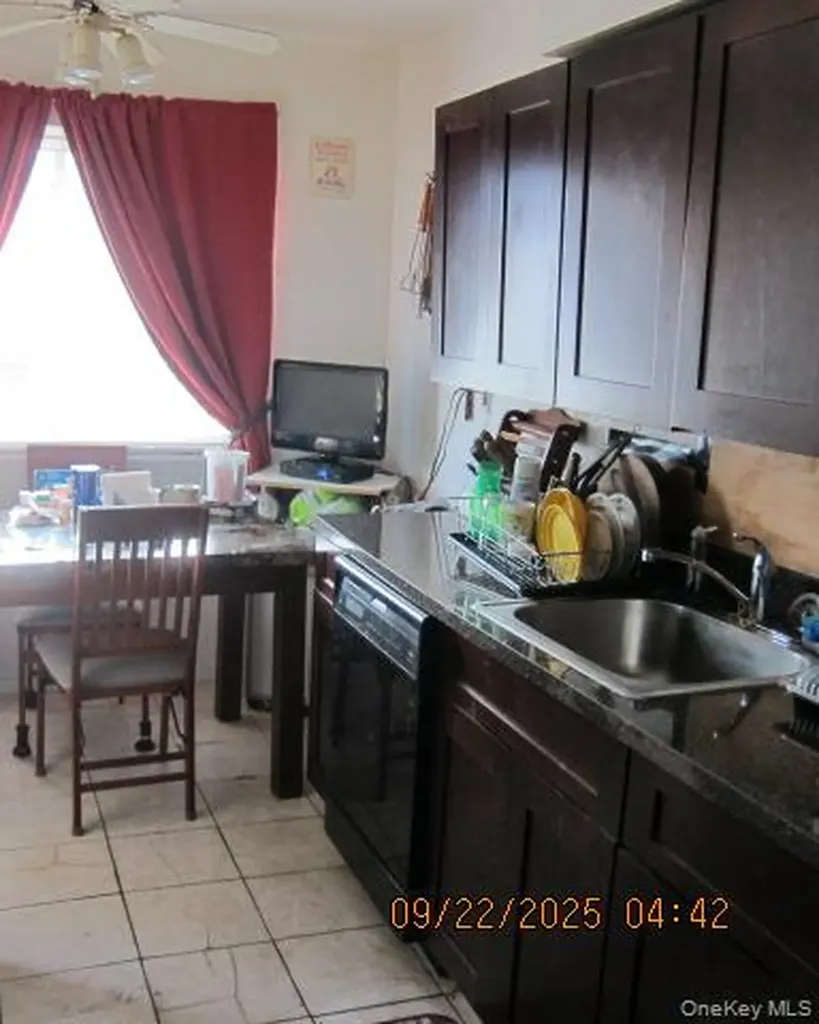 23514 147th Drive Rosedale NY 11422