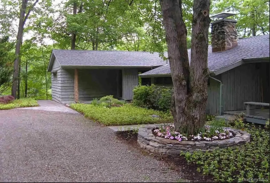 272 Drake Road Pleasant Valley NY 12569