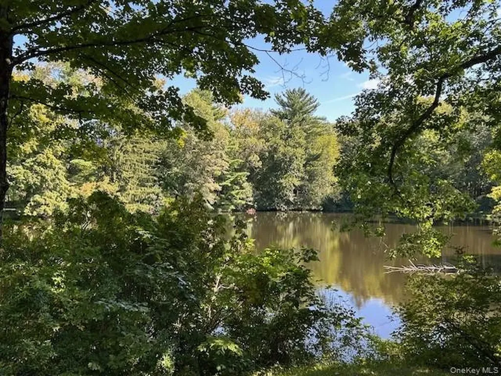 272 Drake Road Pleasant Valley NY 12569