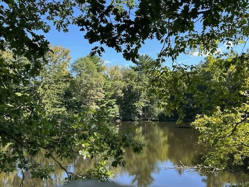 272 Drake Road Pleasant Valley NY 12569
