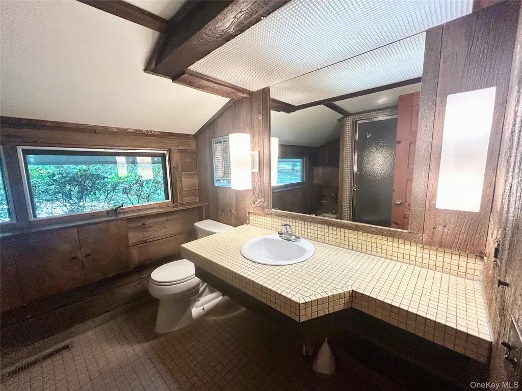 272 Drake Road Pleasant Valley NY 12569