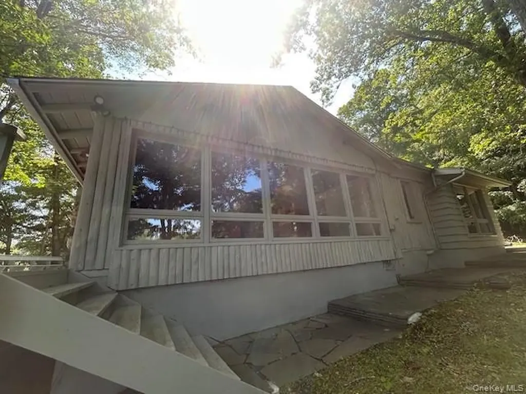 272 Drake Road Pleasant Valley NY 12569