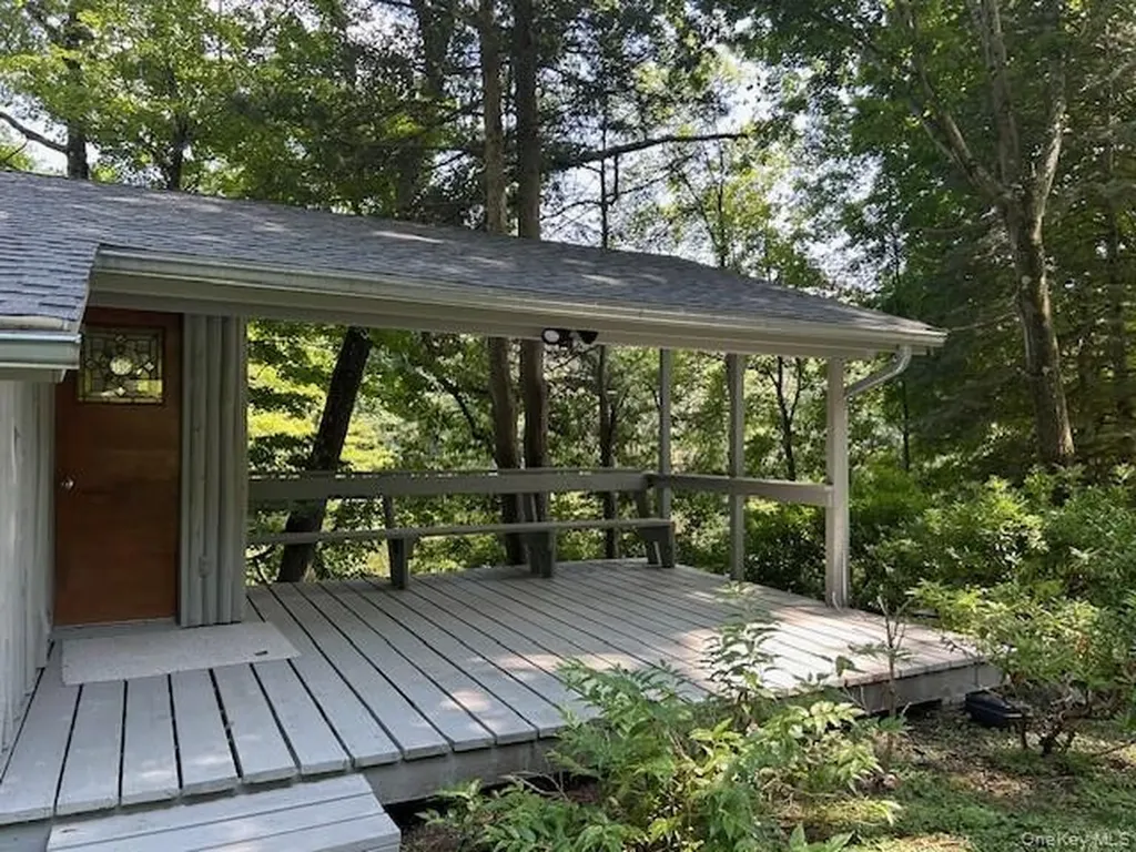 272 Drake Road Pleasant Valley NY 12569