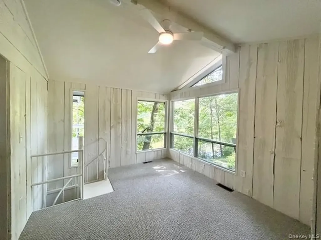 272 Drake Road Pleasant Valley NY 12569
