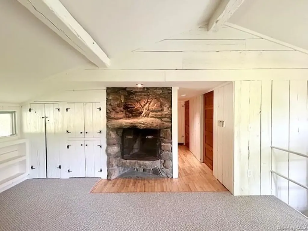 272 Drake Road Pleasant Valley NY 12569