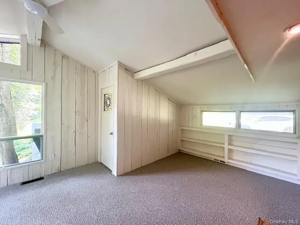 272 Drake Road Pleasant Valley NY 12569