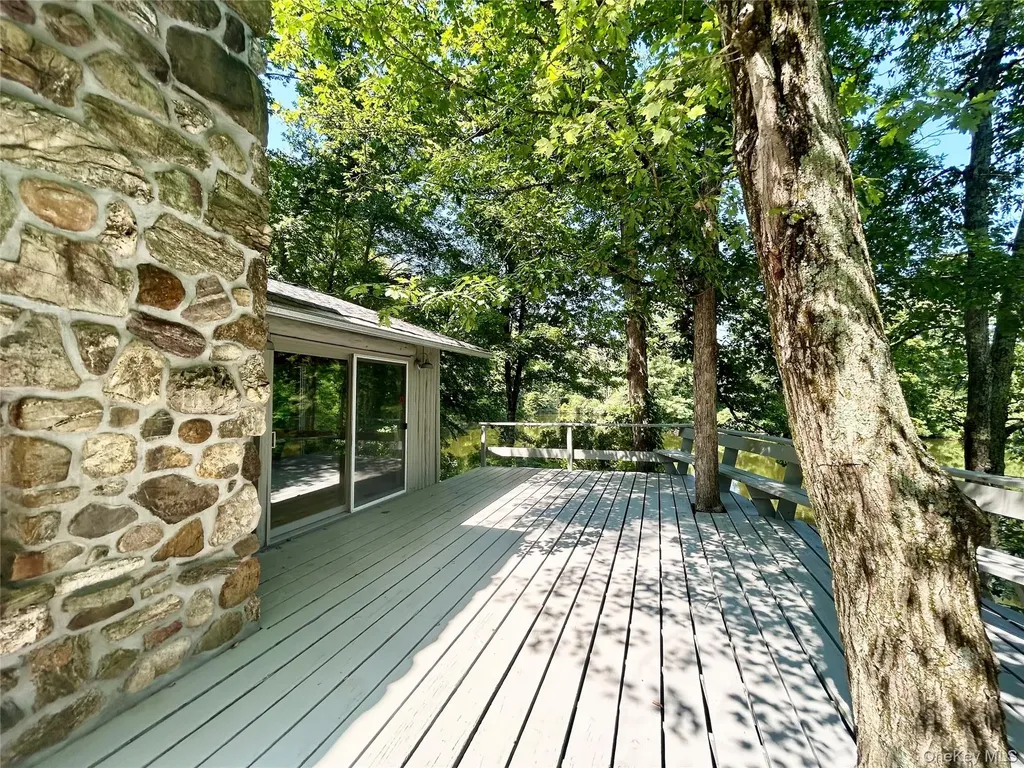 272 Drake Road Pleasant Valley NY 12569