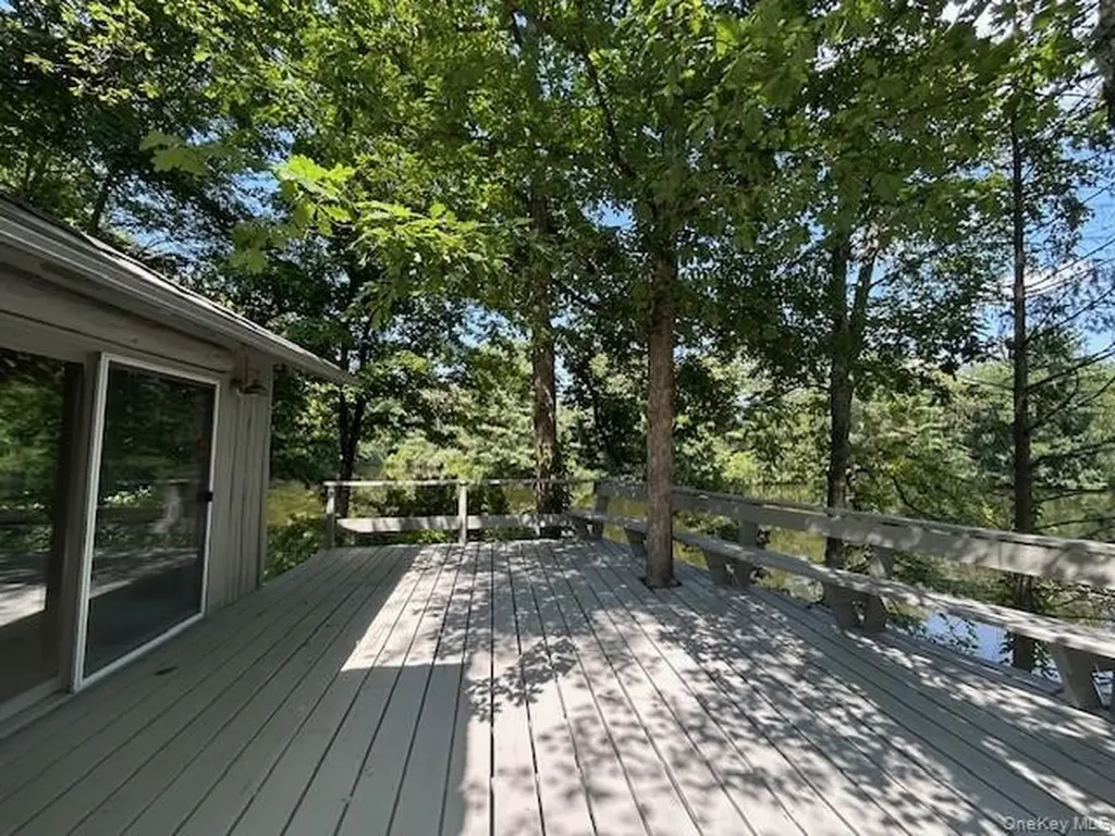 272 Drake Road Pleasant Valley NY 12569