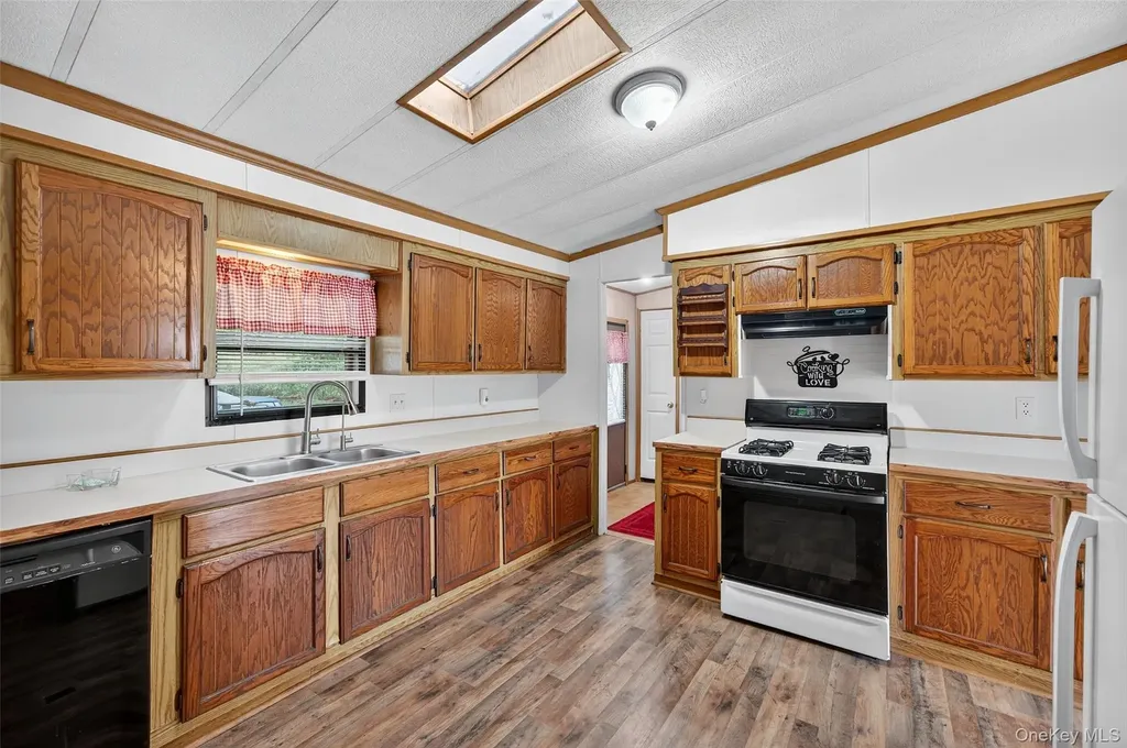 74 Pine Drive Bloomingburg NY 12721