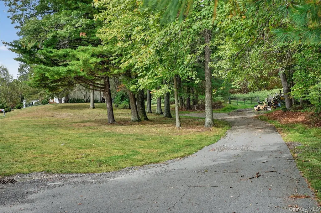 74 Pine Drive Bloomingburg NY 12721