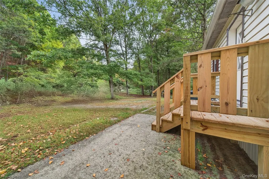 74 Pine Drive Bloomingburg NY 12721