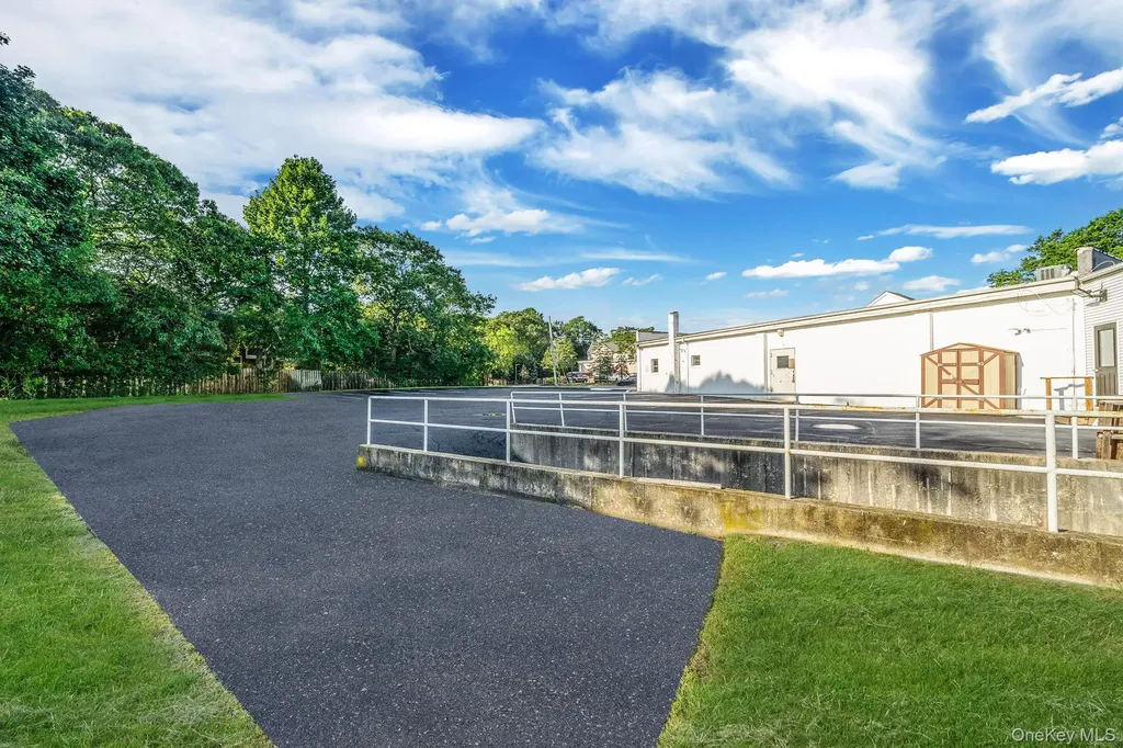 75 Marlene Lane Mattituck NY 11952