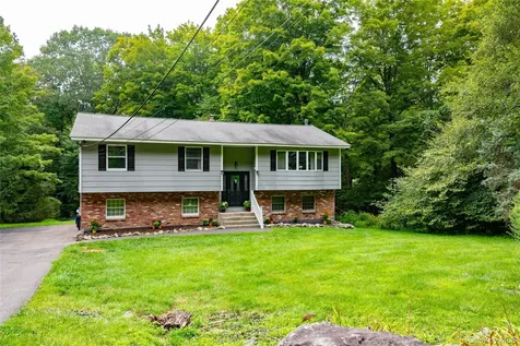 561 Farmers Mills Road Carmel NY 10512