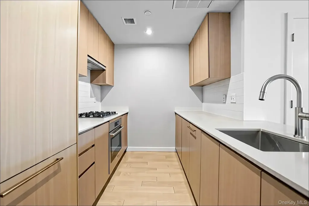 131-02A 40th Road Flushing NY 11354