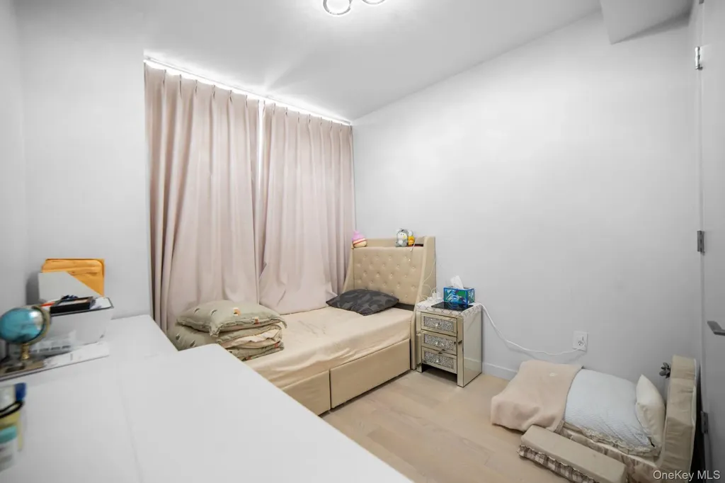 131-02A 40th Road Flushing NY 11354