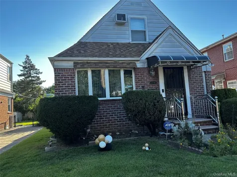 7734 Little Neck Parkway Glen Oaks NY 11004