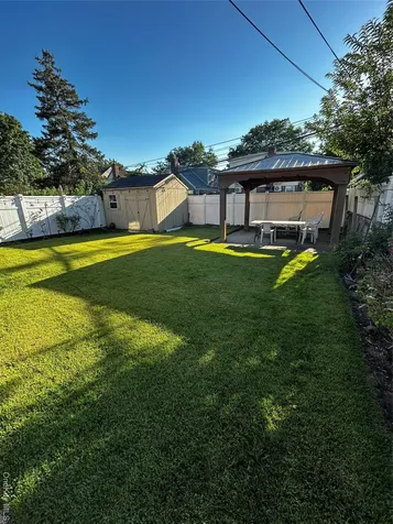 7734 Little Neck Parkway Glen Oaks NY 11004