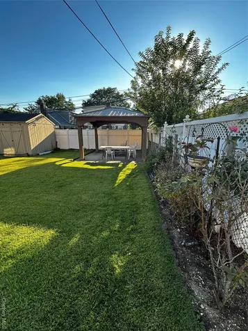 7734 Little Neck Parkway Glen Oaks NY 11004