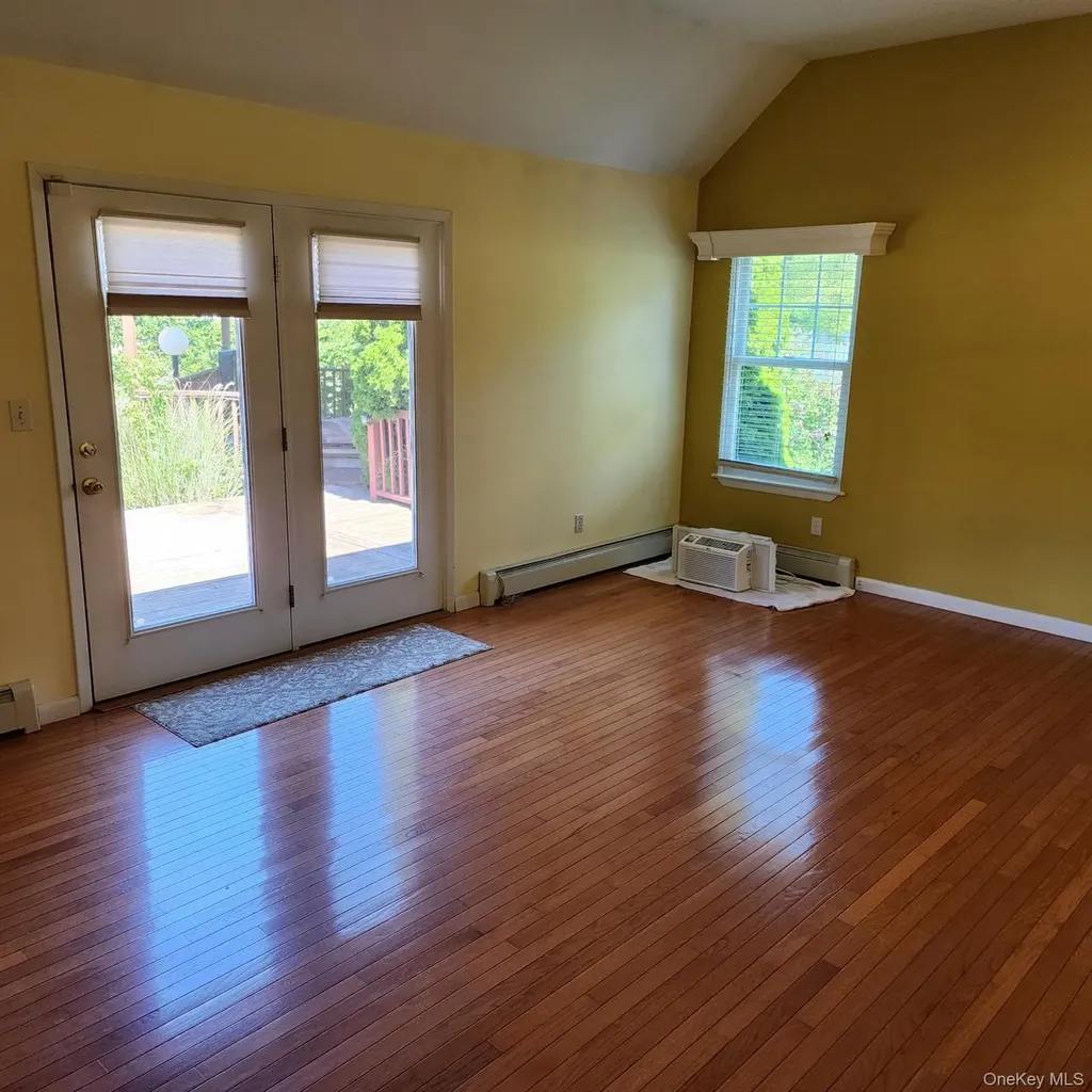 289 Carleton Drive E Shirley NY 11967