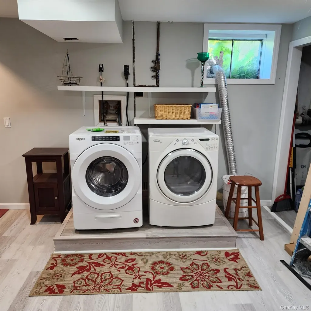 289 Carleton Drive E Shirley NY 11967
