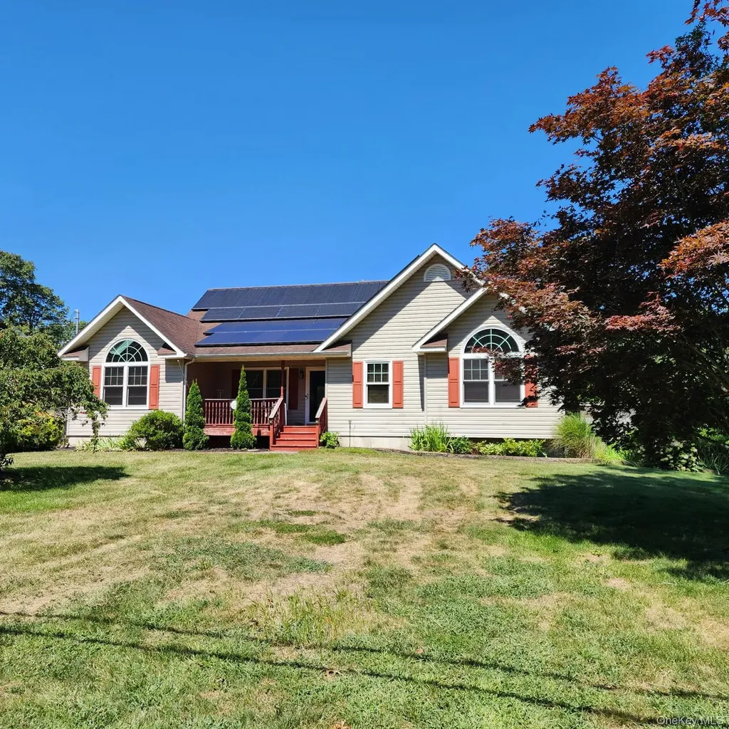 289 Carleton Drive E Shirley NY 11967
